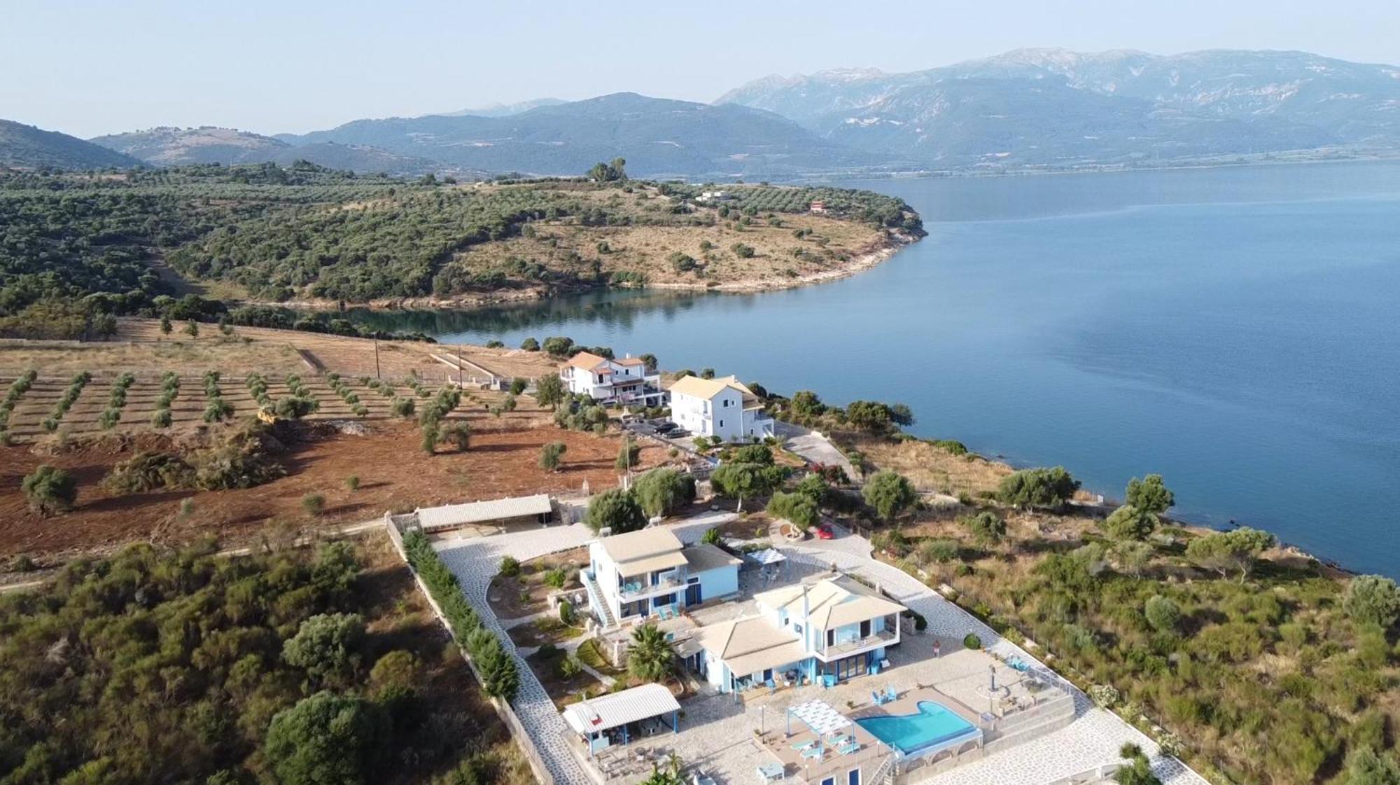 Iris Villas Sparton Luaran gambar