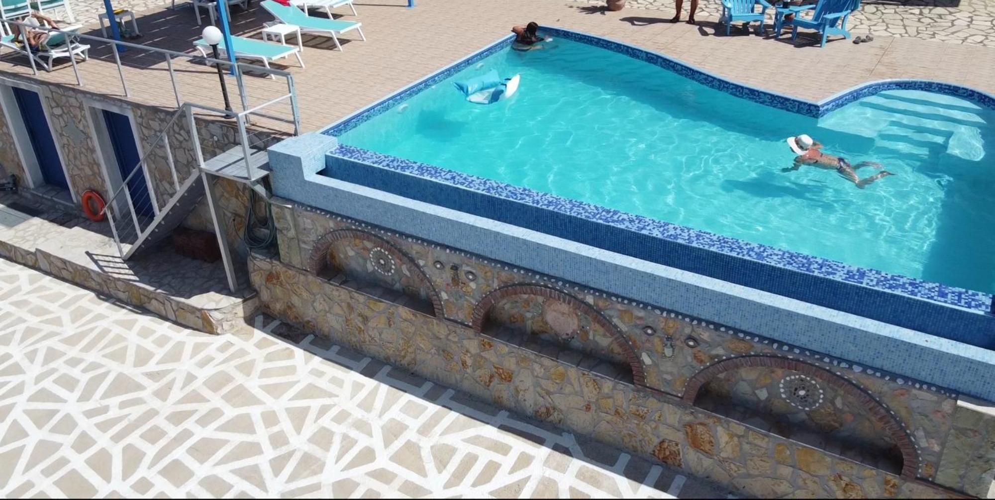 Iris Villas Sparton Luaran gambar