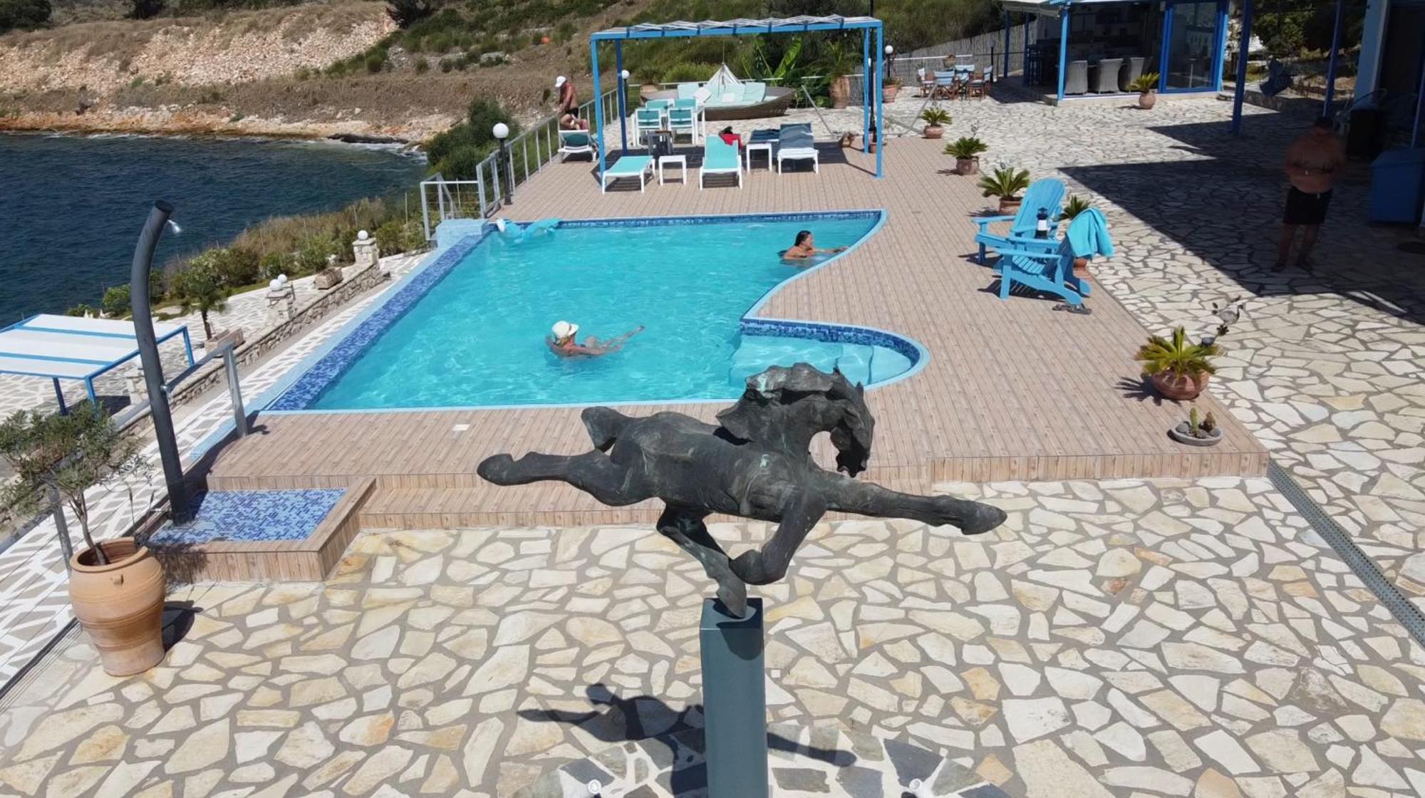 Iris Villas Sparton Luaran gambar