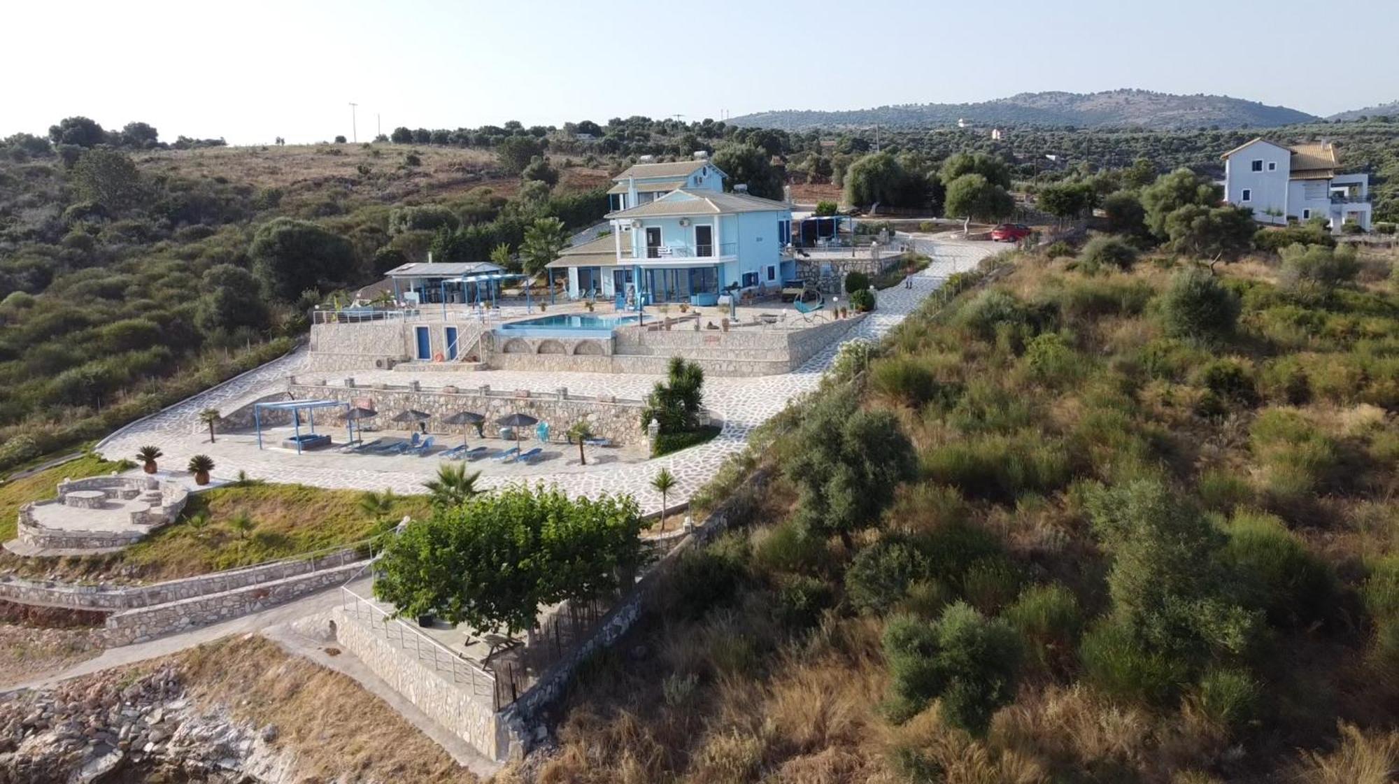 Iris Villas Sparton Luaran gambar
